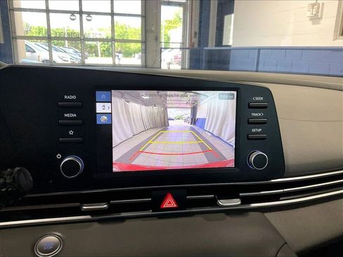 Certified 2025 Hyundai Elantra Sport FWD image 19