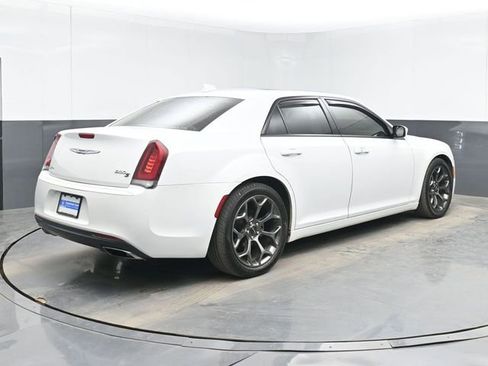 Used 2016 Chrysler 300 S image 10