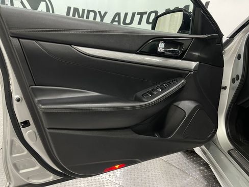Used 2017 Nissan Maxima 3.5 SV image 14