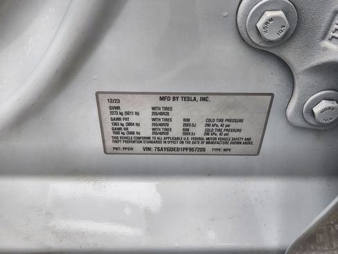 Used 2023 Tesla Model Y 2WD image 33
