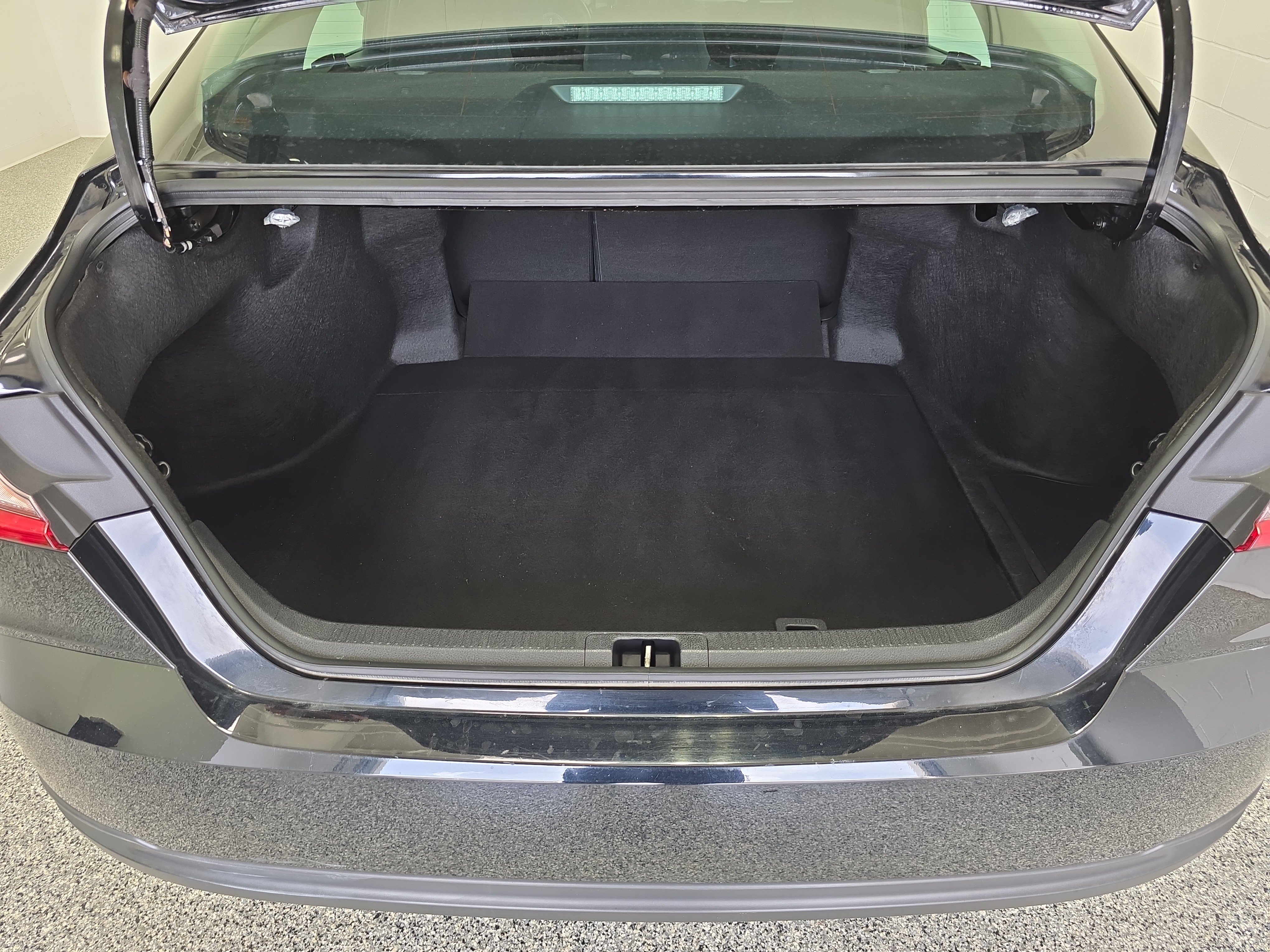 Used 2025 Toyota Camry LE FWD image 8