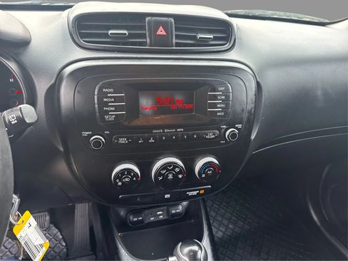 Used 2015 Kia Soul + FWD image 15