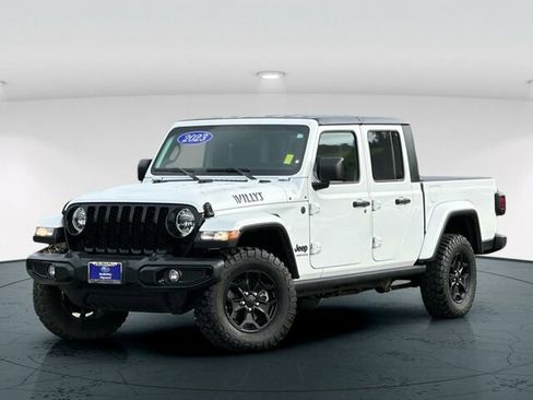 Used 2023 Jeep Gladiator Sport image 2