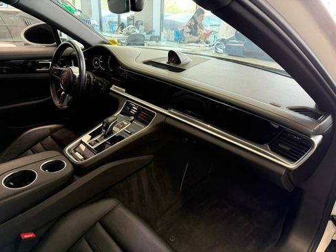 Used 2018 Porsche Panamera 4 AWD/4WD image 34