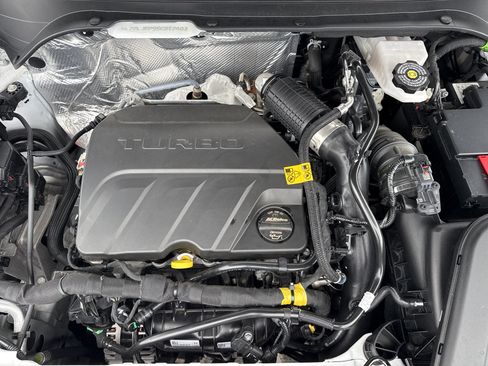 Used 2025 Chevrolet Trax RS w/ Driver Confidence Package FWD image 32