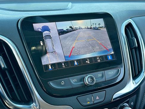Used 2024 Chevrolet Equinox Premier image 14