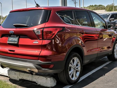 Used 2019 Ford Escape SE FWD image 10