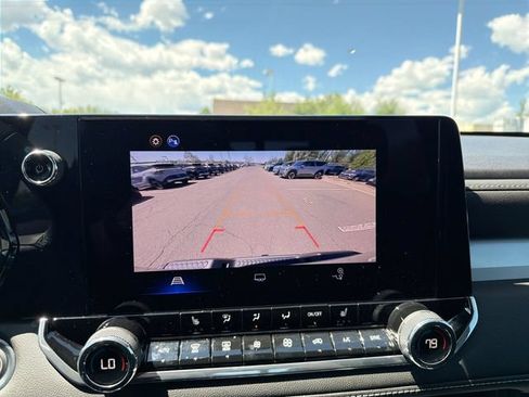 Used 2024 Chevrolet Colorado LT w/ LT Convenience Package II RWD image 26