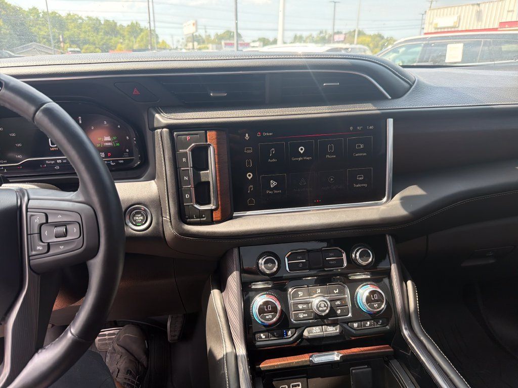 Used 2024 GMC Yukon XL Denali Ultimate AWD/4WD image 21