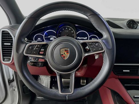 Certified 2023 Porsche Cayenne S Platinum w/ Premium Package Plus image 15