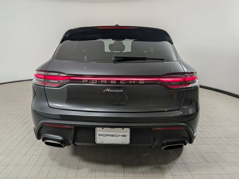 Certified 2023 Porsche Macan AWD/4WD image 10