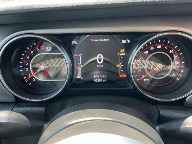 Used 2018 Jeep Wrangler Unlimited Sahara w/ Uconnect 4C Nav & Sound Group AWD/4WD image 24