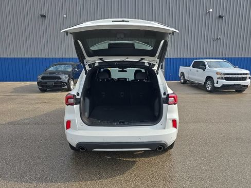 Used 2024 Ford Escape ST-Line w/ Tech Pack #1 AWD/4WD image 6