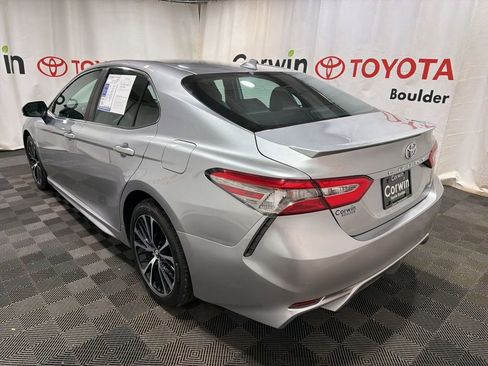 Used 2019 Toyota Camry SE w/ Convenience Package FWD image 5