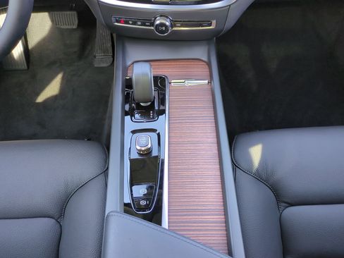 New 2026 Volvo V60 B5 Cross Country Plus w/ Protection Package Premier image 18