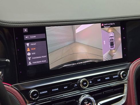 Used 2024 Bentley Flying Spur W12 image 39