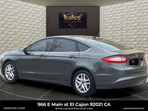 Used 2015 Ford Fusion SE image 5