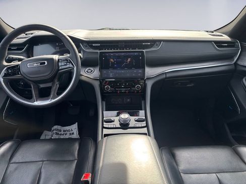 Used 2024 Jeep Grand Cherokee Overland w/ Luxury Tech Group IV image 14