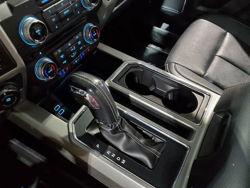 Used 2018 Ford F150 Lariat w/ Equipment Group 502A Luxury AWD/4WD image 32