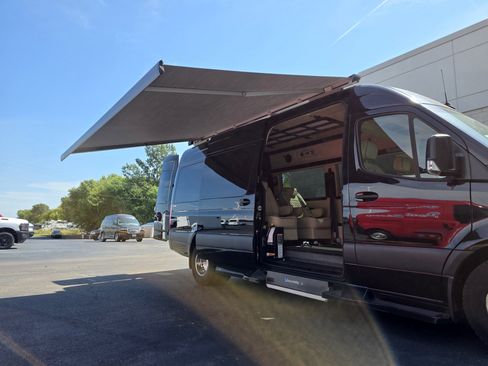 Used 2022 Mercedes-Benz Sprinter 3500 image 6