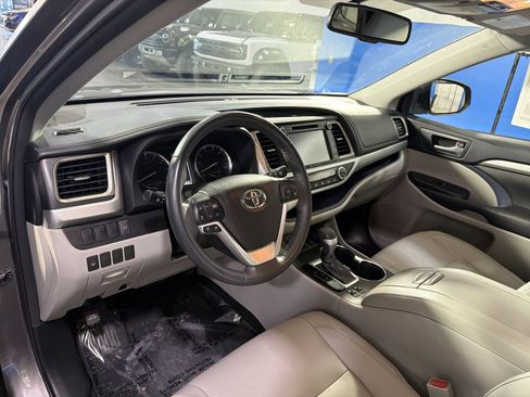 Used 2016 Toyota Highlander XLE image 20