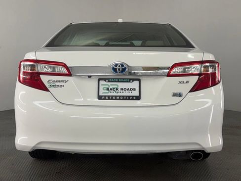 Used 2012 Toyota Camry XLE w/ Leather Pkg FWD image 8