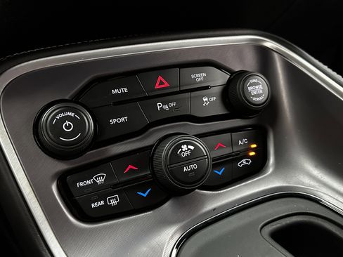 Used 2019 Dodge Challenger GT image 17