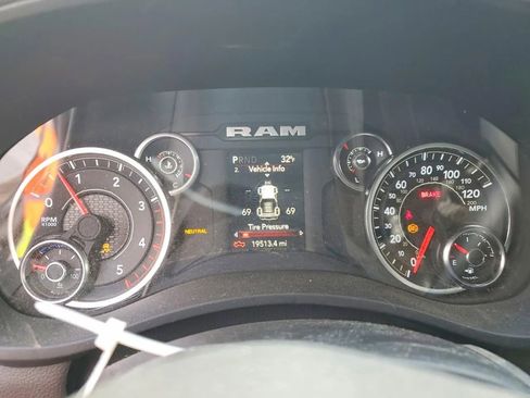 Used 2024 RAM 3500 Tradesman w/ Chrome Appearance Group AWD/4WD image 9