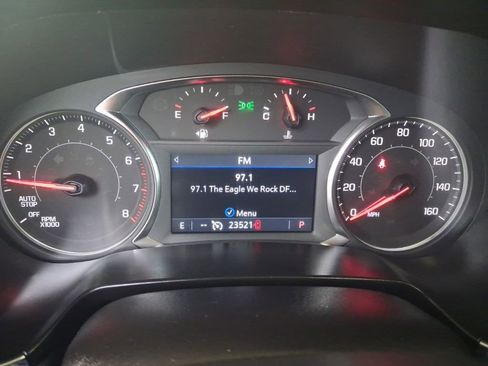 Used 2025 Chevrolet Blazer LT FWD image 2