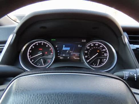 Used 2020 Toyota Camry LE image 23