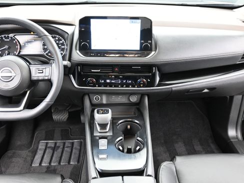 Used 2023 Nissan Rogue SL w/ SL Premium Package image 12