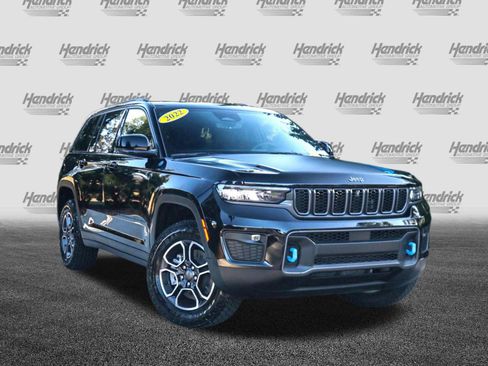 Used 2022 Jeep Grand Cherokee Trailhawk image 2