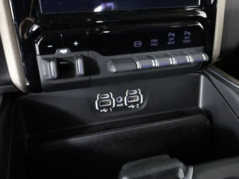 Used 2021 RAM 3500 Laramie image 38