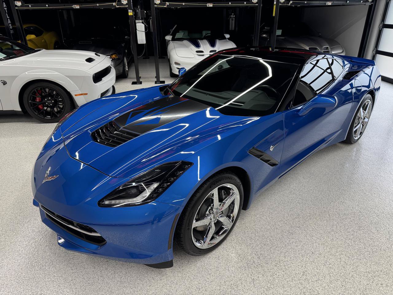 Used 2014 Chevrolet Corvette Stingray Coupe w/ 2LT Preferred Equipment Group RWD image 5