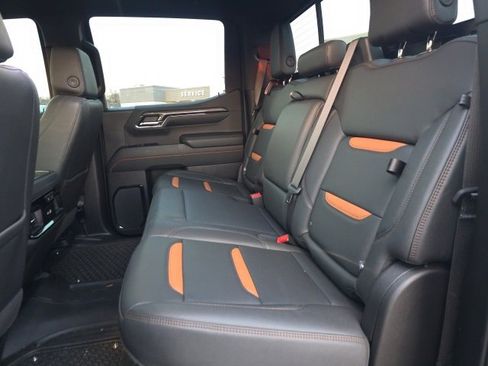 Used 2024 GMC Sierra 1500 AT4 w/ Technology Package image 10