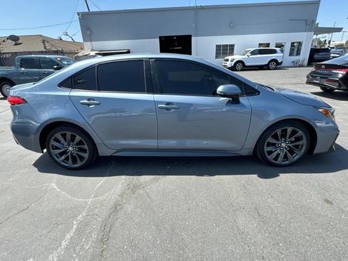 Used 2021 Toyota Corolla SE w/ SE Premium Package FWD image 5
