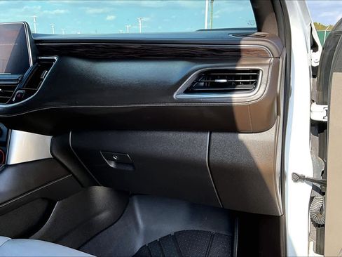 Used 2023 Chevrolet Tahoe LT w/ LT Signature Package image 18