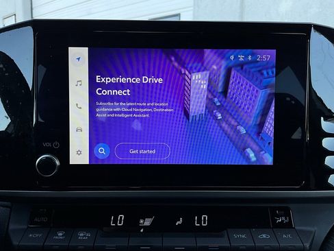 Used 2025 Toyota Camry SE image 29