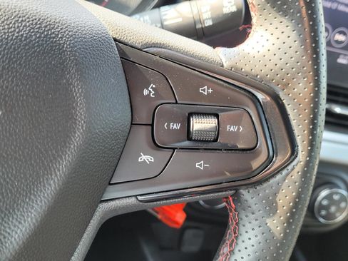 Used 2025 Chevrolet Trax RS w/ Driver Confidence Package FWD image 27