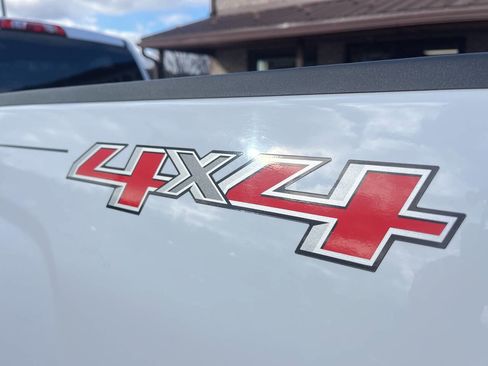 Used 2015 Chevrolet Silverado 2500 W/T w/ Snow Plow Prep Package image 9