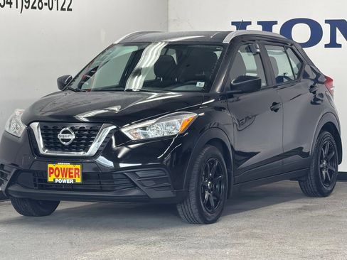 Used 2018 Nissan Kicks S image 7