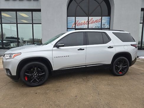Used 2021 Chevrolet Traverse Premier w/ Redline Edition image 4