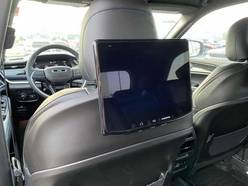 New 2023 Jeep Grand Cherokee Trailhawk w/ Luxury Tech Group III image 13