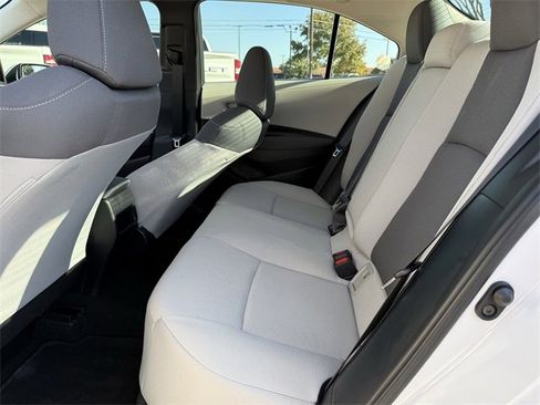 Used 2022 Toyota Corolla LE image 24