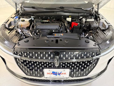 Used 2024 Lincoln Nautilus Premier AWD/4WD image 30