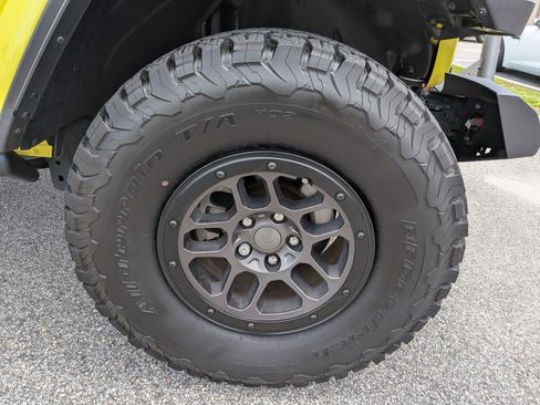 Used 2023 Jeep Wrangler Unlimited Sport w/ Xtreme 35 Tire Package AWD/4WD image 12