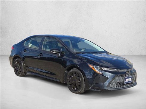 Used 2020 Toyota Corolla LE image 3
