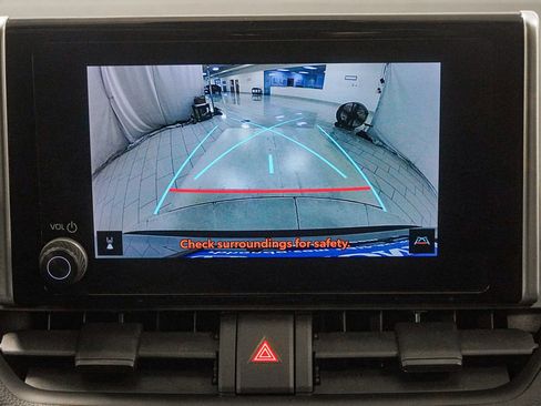 Used 2024 Toyota RAV4 XLE AWD/4WD image 30