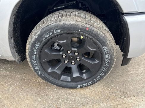 New 2026 RAM 1500 4x4 Crew Cab image 9
