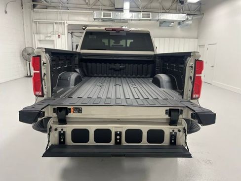 New 2026 Chevrolet Silverado 2500 ZR2 w/ LPO, Dark Essentials Package AWD/4WD image 19